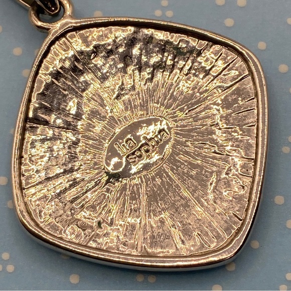 LIA SOPHIA Antiqued Style Silver Tone Pendant Medallion - Picture 2 of 6